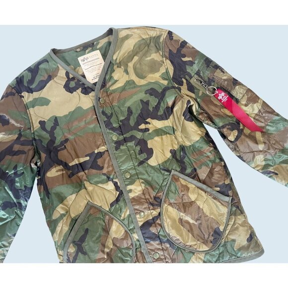 ALPHA INDUSTRIES Camo Quilted Field Liner Snap Button Jacket Sz S - Picture 1 of 8